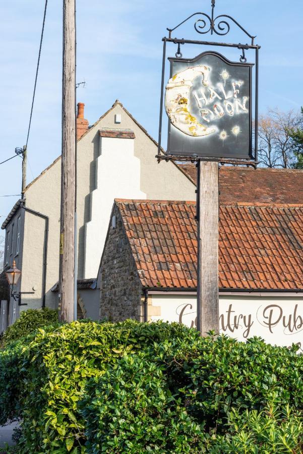 The Half Moon Inn And Country Lodge Yeovil Exterior photo